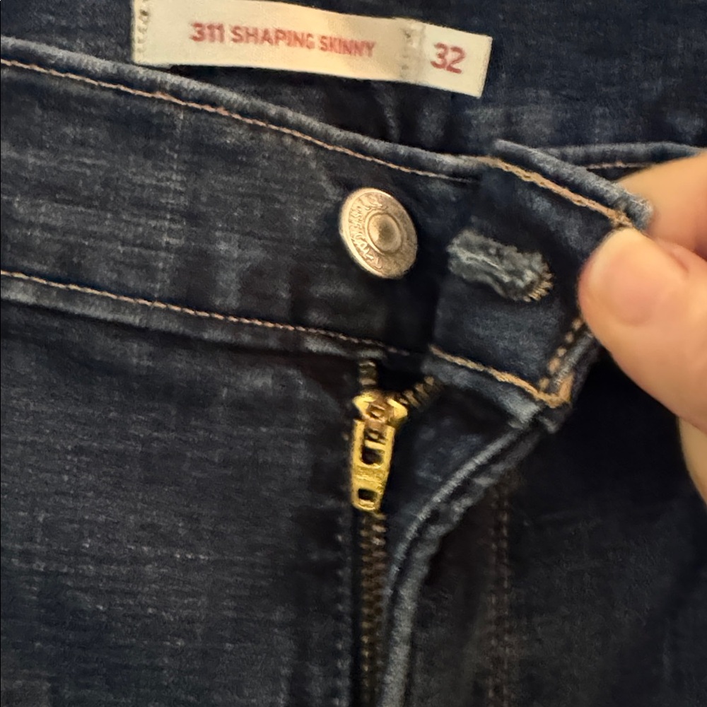 Levi’s Jeans - Picture 4 of 10